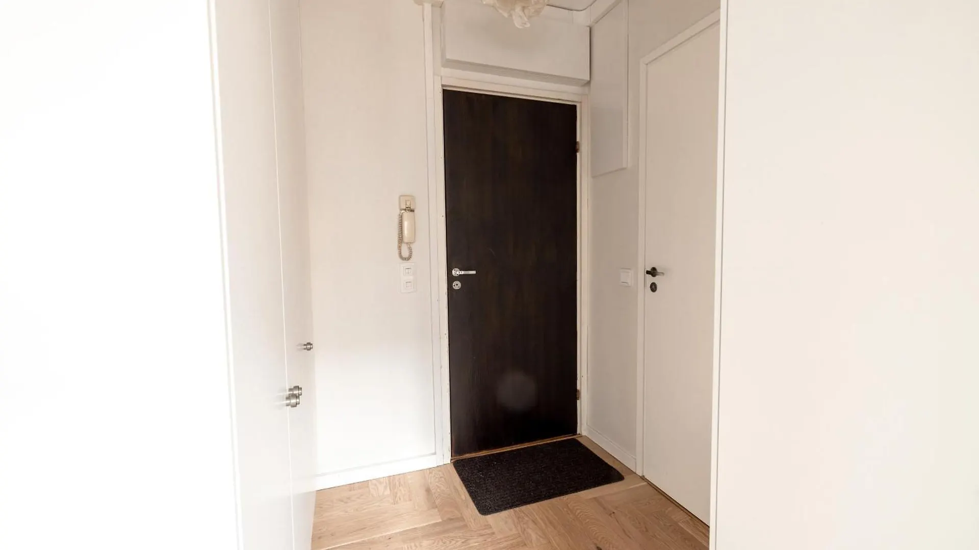 2Ndhomes Cozy High-Quality Studio In Kluuvi With Balcony Helsinki